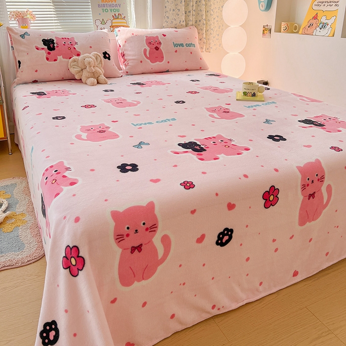 91家纺网 家纺一手货源 找家纺 维娜斯家纺 2025新款卡通牛奶绒印花床单单件 欢乐猫咪