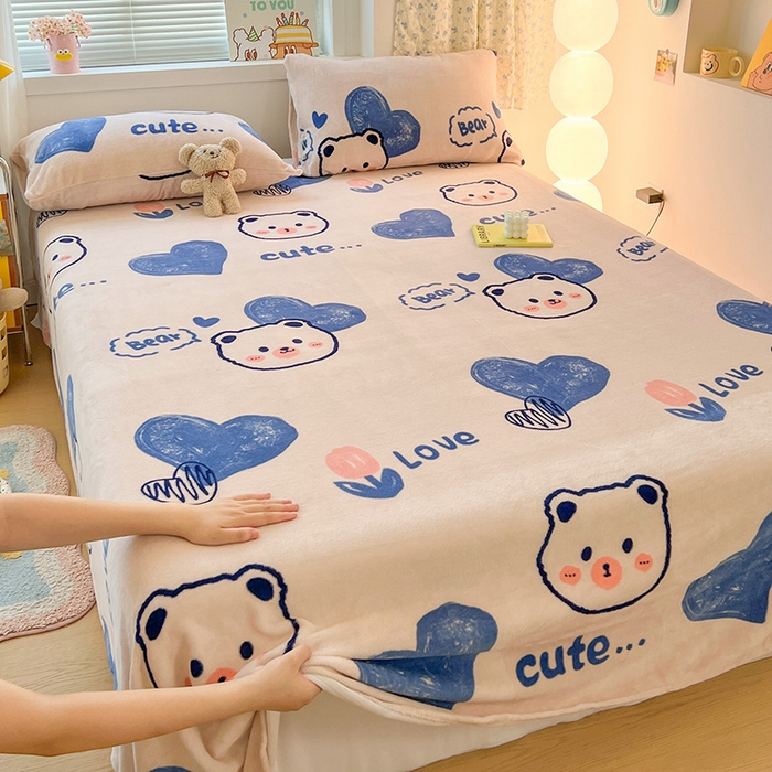 91家纺网 家纺一手货源 找家纺 维娜斯家纺 2025新款卡通牛奶绒印花床单单件 魅力小熊