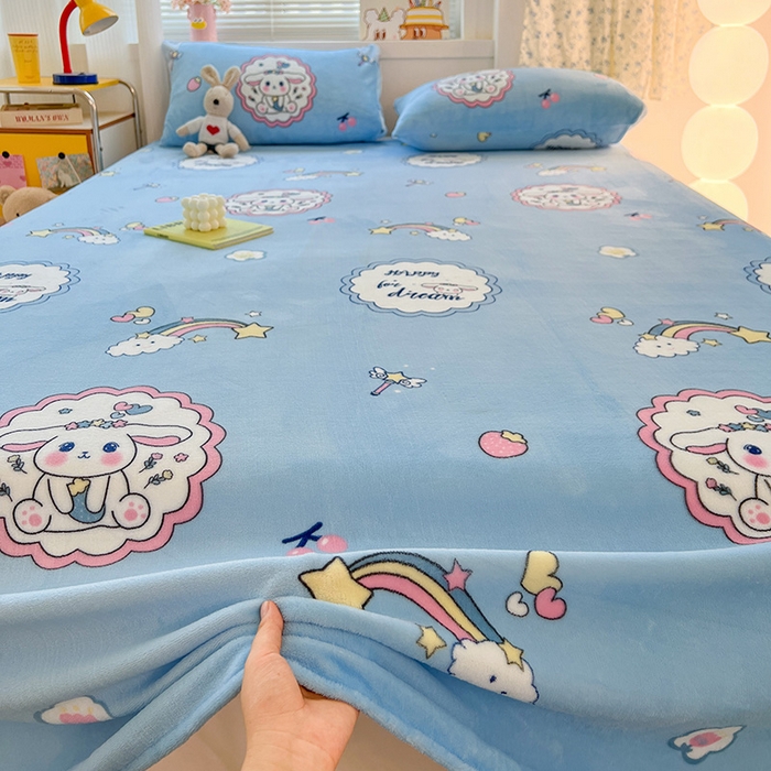 91家纺网 家纺一手货源 找家纺 维娜斯家纺 2025新款卡通牛奶绒印花床单单件 萌萌哈奇