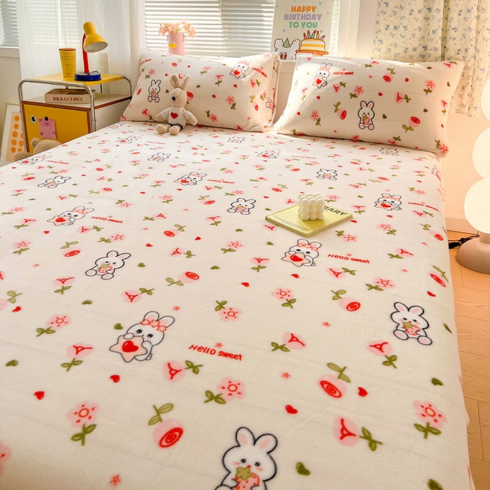 91家纺网 家纺一手货源 找家纺 维娜斯家纺 2025新款卡通牛奶绒印花床单单件 花语岚山