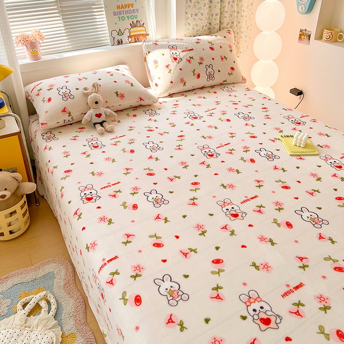 91家纺网 家纺一手货源 找家纺 维娜斯家纺 2025新款卡通牛奶绒印花床单单件 花语岚山