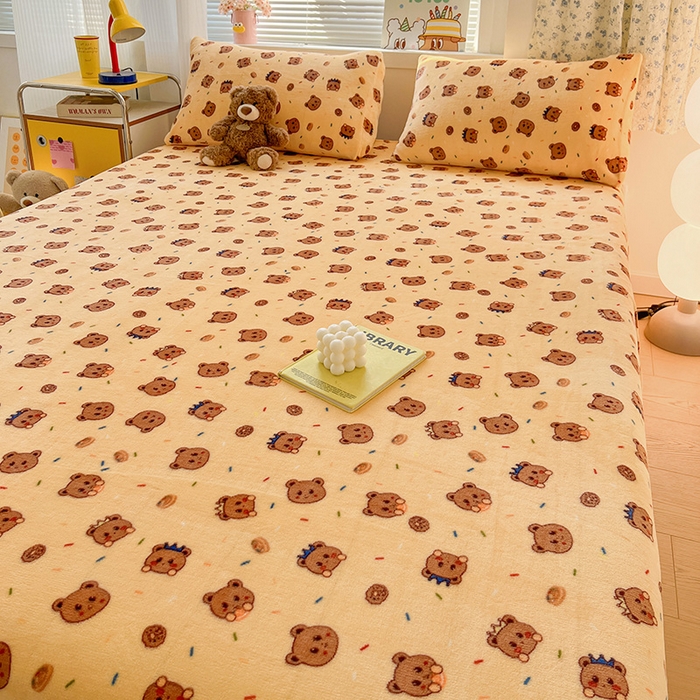 91家纺网 家纺一手货源 找家纺 维娜斯家纺 2025新款卡通牛奶绒印花床单单件 小熊梦梦