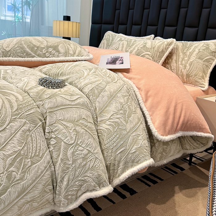 91家纺网 家纺一手货源 找家纺 ME/ERA HOME寐时代 2025新款牛奶绒8.5斤立体雕花兔毛绒包边四件套 暖意浓浓