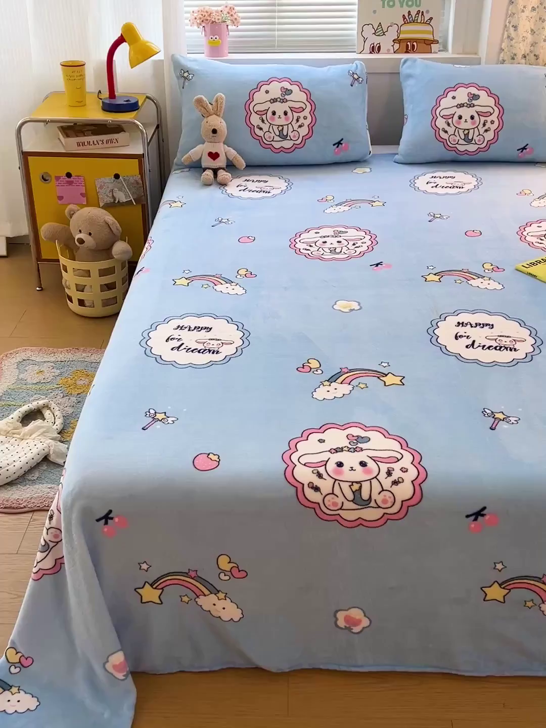 91家纺网 家纺一手货源 找家纺 维娜斯家纺 2025新款卡通牛奶绒印花床单单件 萌萌哈奇