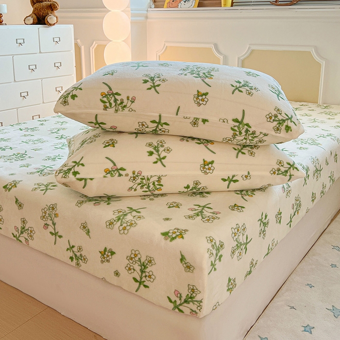 91家纺网 家纺一手货源 找家纺 维娜斯家纺 2025新款卡通牛奶绒印花床笠单件 仙草