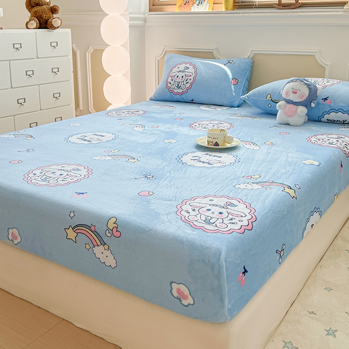 91家纺网 家纺一手货源 找家纺 维娜斯家纺 2025新款卡通牛奶绒印花床笠单件 萌萌哈奇