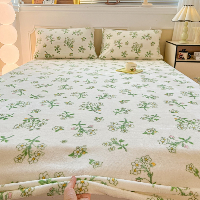 91家纺网 家纺一手货源 找家纺 维娜斯家纺 2025新款卡通牛奶绒印花床笠单件 仙草