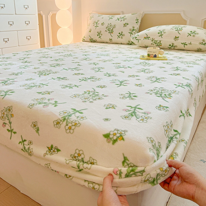 91家纺网 家纺一手货源 找家纺 维娜斯家纺 2025新款卡通牛奶绒印花床笠单件 仙草