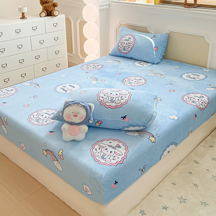 91家纺网 家纺一手货源 找家纺 维娜斯家纺 2025新款卡通牛奶绒印花床笠单件 萌萌哈奇
