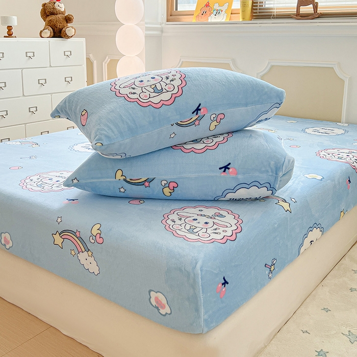 91家纺网 家纺一手货源 找家纺 维娜斯家纺 2025新款卡通牛奶绒印花床笠单件 萌萌哈奇