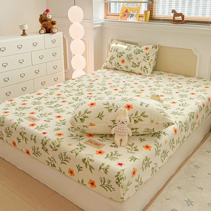 91家纺网 家纺一手货源 找家纺 维娜斯家纺 2025新款卡通牛奶绒印花床笠单件 青柠薄荷