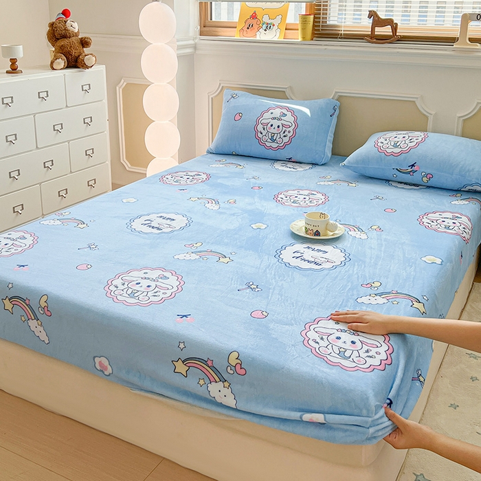 91家纺网 家纺一手货源 找家纺 维娜斯家纺 2025新款卡通牛奶绒印花床笠单件 萌萌哈奇