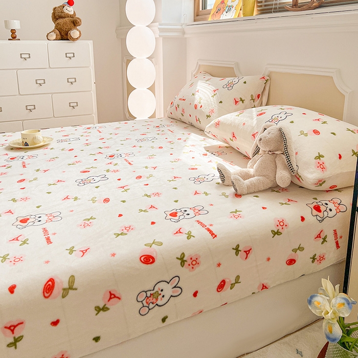 91家纺网 家纺一手货源 找家纺 维娜斯家纺 2025新款卡通牛奶绒印花床笠单件 花语岚山