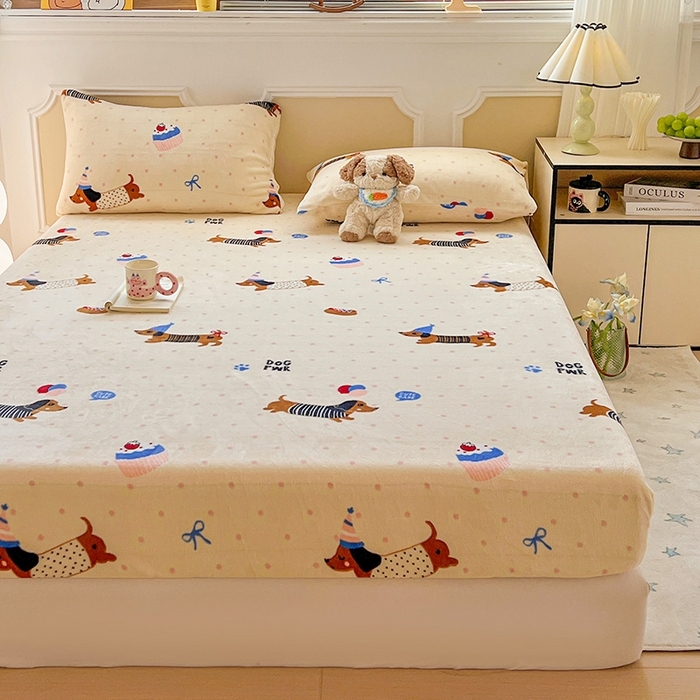 91家纺网 家纺一手货源 找家纺 维娜斯家纺 2025新款卡通牛奶绒印花床笠单件 欢度节日