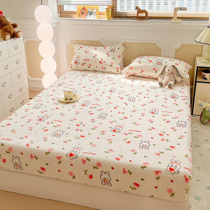 91家纺网 家纺一手货源 找家纺 维娜斯家纺 2025新款卡通牛奶绒印花床笠单件 花语岚山