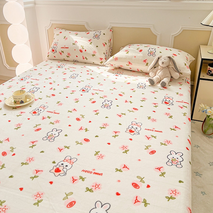 91家纺网 家纺一手货源 找家纺 维娜斯家纺 2025新款卡通牛奶绒印花床笠单件 花语岚山