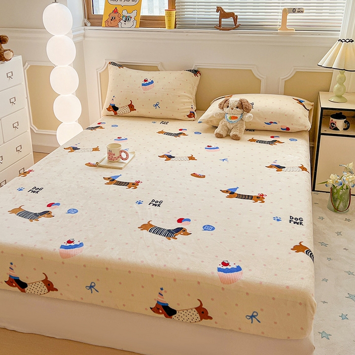 91家纺网 家纺一手货源 找家纺 维娜斯家纺 2025新款卡通牛奶绒印花床笠单件 欢度节日