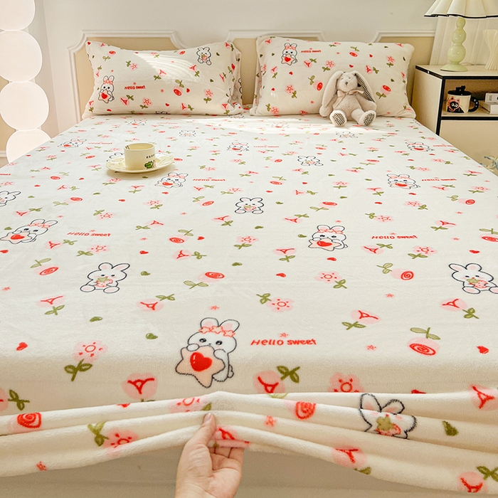 91家纺网 家纺一手货源 找家纺 维娜斯家纺 2025新款卡通牛奶绒印花床笠单件 花语岚山