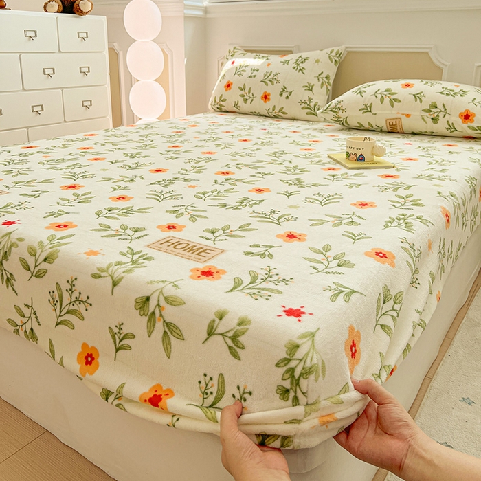 91家纺网 家纺一手货源 找家纺 维娜斯家纺 2025新款卡通牛奶绒印花床笠单件 青柠薄荷