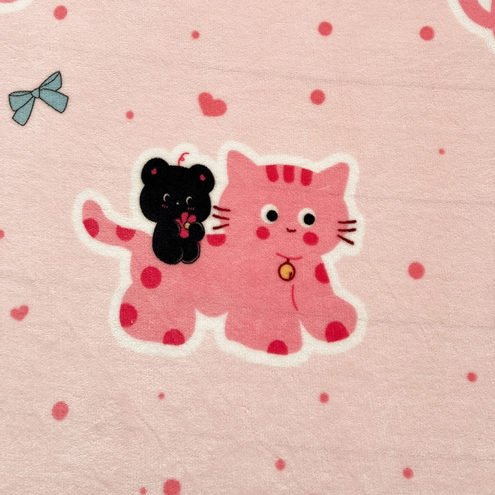 91家纺网 家纺一手货源 找家纺 维娜斯家纺 2025新款卡通牛奶绒印花床笠单件 欢乐猫咪