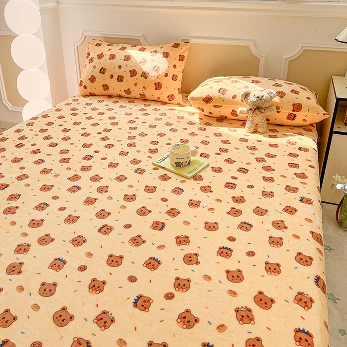 91家纺网 家纺一手货源 找家纺 维娜斯家纺 2025新款卡通牛奶绒印花床笠单件 小熊梦梦
