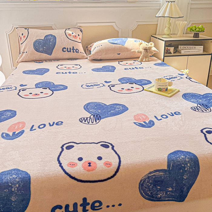 91家纺网 家纺一手货源 找家纺 维娜斯家纺 2025新款卡通牛奶绒印花床笠单件 魅力小熊