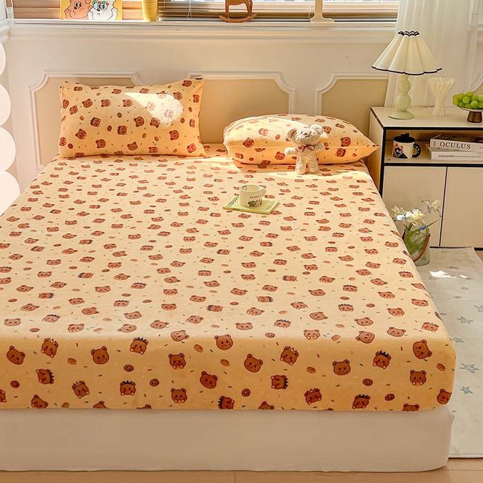 91家纺网 家纺一手货源 找家纺 维娜斯家纺 2025新款卡通牛奶绒印花床笠单件 小熊梦梦