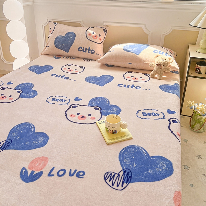 91家纺网 家纺一手货源 找家纺 维娜斯家纺 2025新款卡通牛奶绒印花床笠单件 魅力小熊