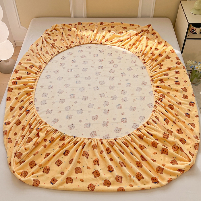 91家纺网 家纺一手货源 找家纺 维娜斯家纺 2025新款卡通牛奶绒印花床笠单件 小熊梦梦