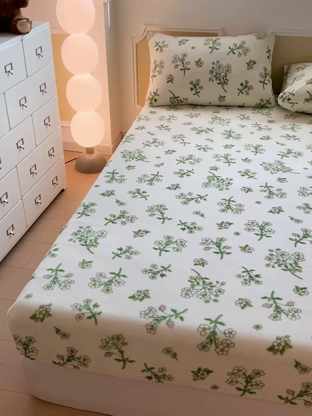 91家纺网 家纺一手货源 找家纺 维娜斯家纺 2025新款卡通牛奶绒印花床笠单件 仙草