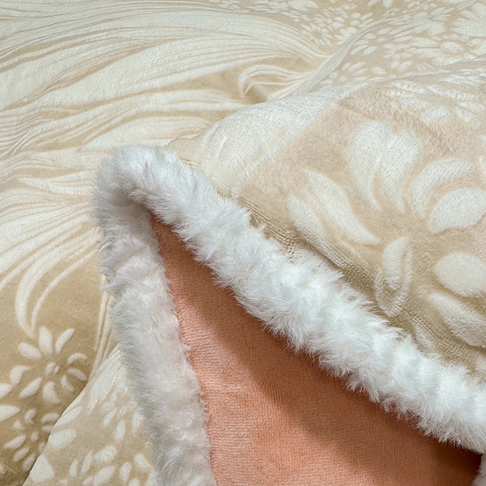 91家纺网 家纺一手货源 找家纺 ME/ERA HOME寐时代 2025新款牛奶绒8.5斤立体雕花兔毛绒包边四件套 叶仲花