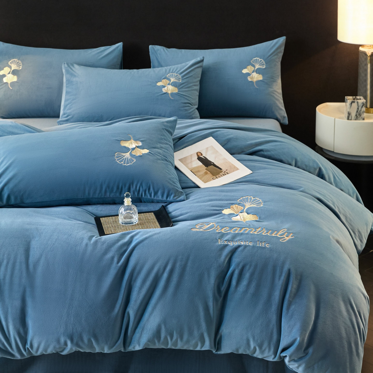 91家纺网 家纺一手货源 找家纺 如一 2025新款水晶绒纯色刺绣四件套-银杏系列 银杏-宾利蓝