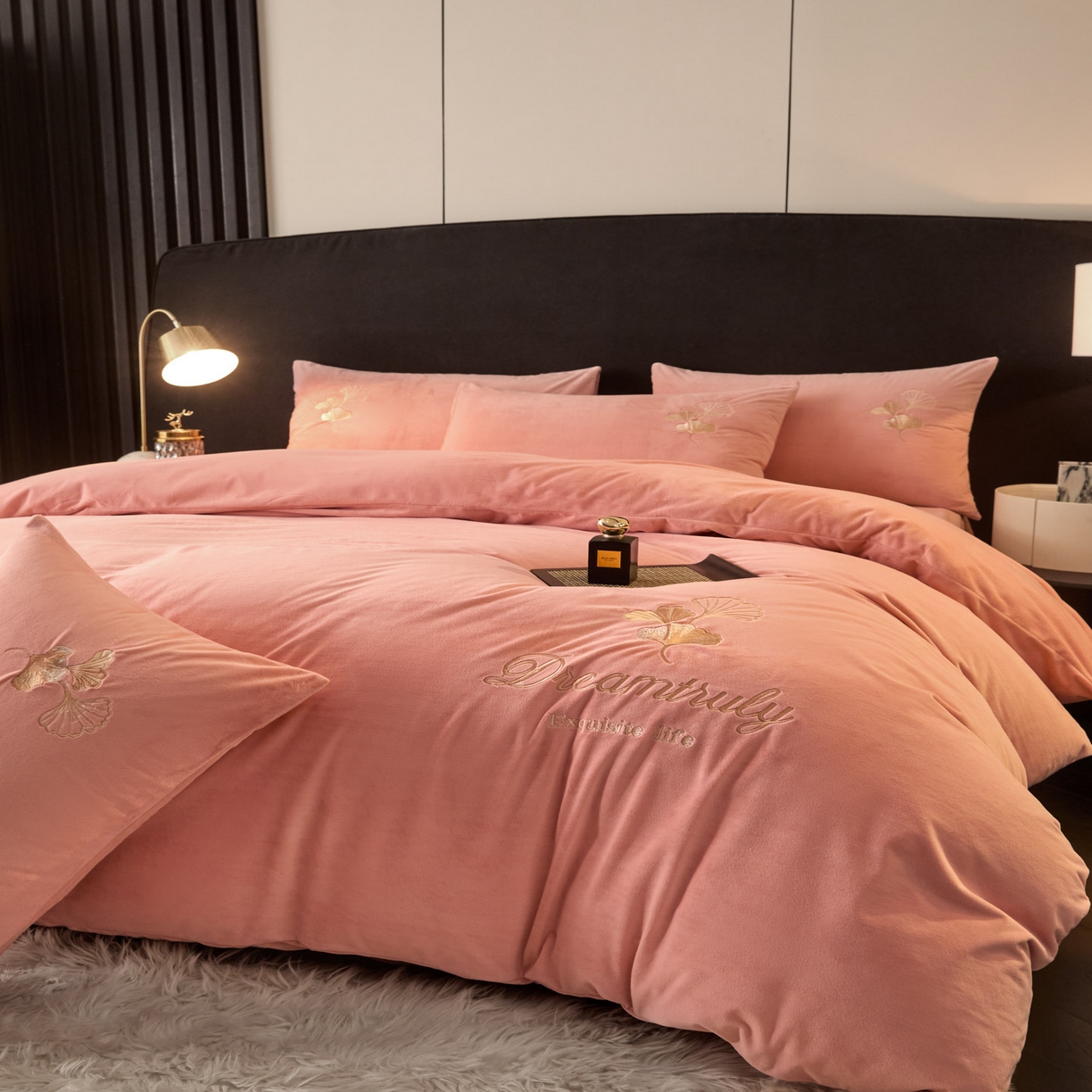 91家纺网 家纺一手货源 找家纺 如一 2025新款水晶绒纯色刺绣四件套-银杏系列 银杏-浅豆沙