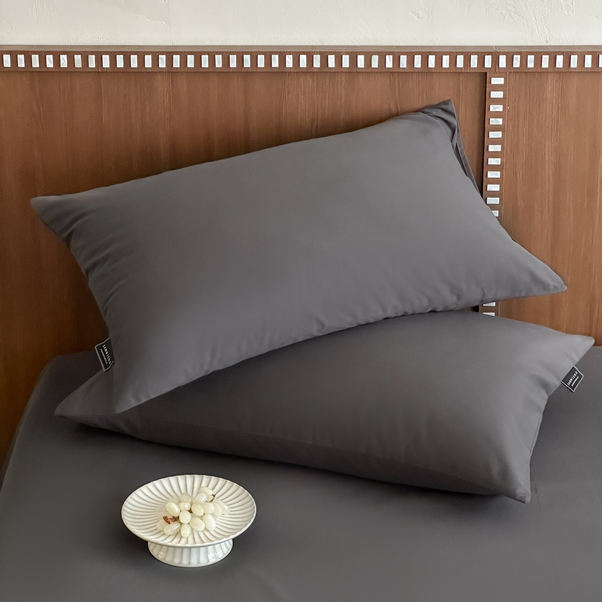 91家纺网 家纺一手货源 找家纺 三味舒屋 2025新款50支磨毛长绒棉纯棉纯色单枕套枕套单件-长期主义 深灰