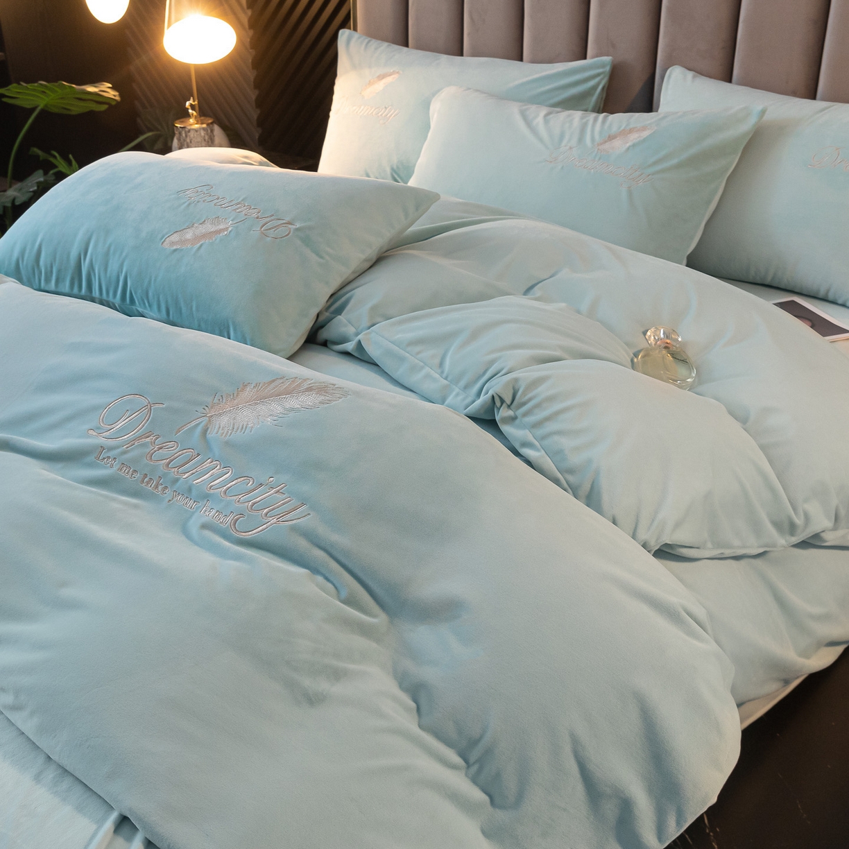 91家纺网 家纺一手货源 找家纺 如一 2025新款水晶绒纯色刺绣四件套-轻羽系列 轻羽-梵星兰