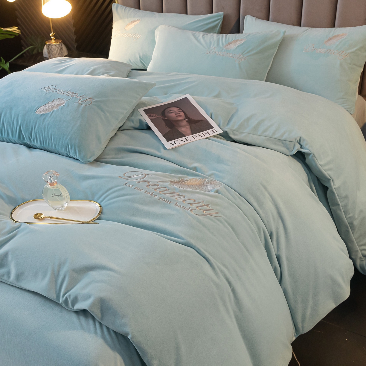 91家纺网 家纺一手货源 找家纺 如一 2025新款水晶绒纯色刺绣四件套-轻羽系列 轻羽-梵星兰