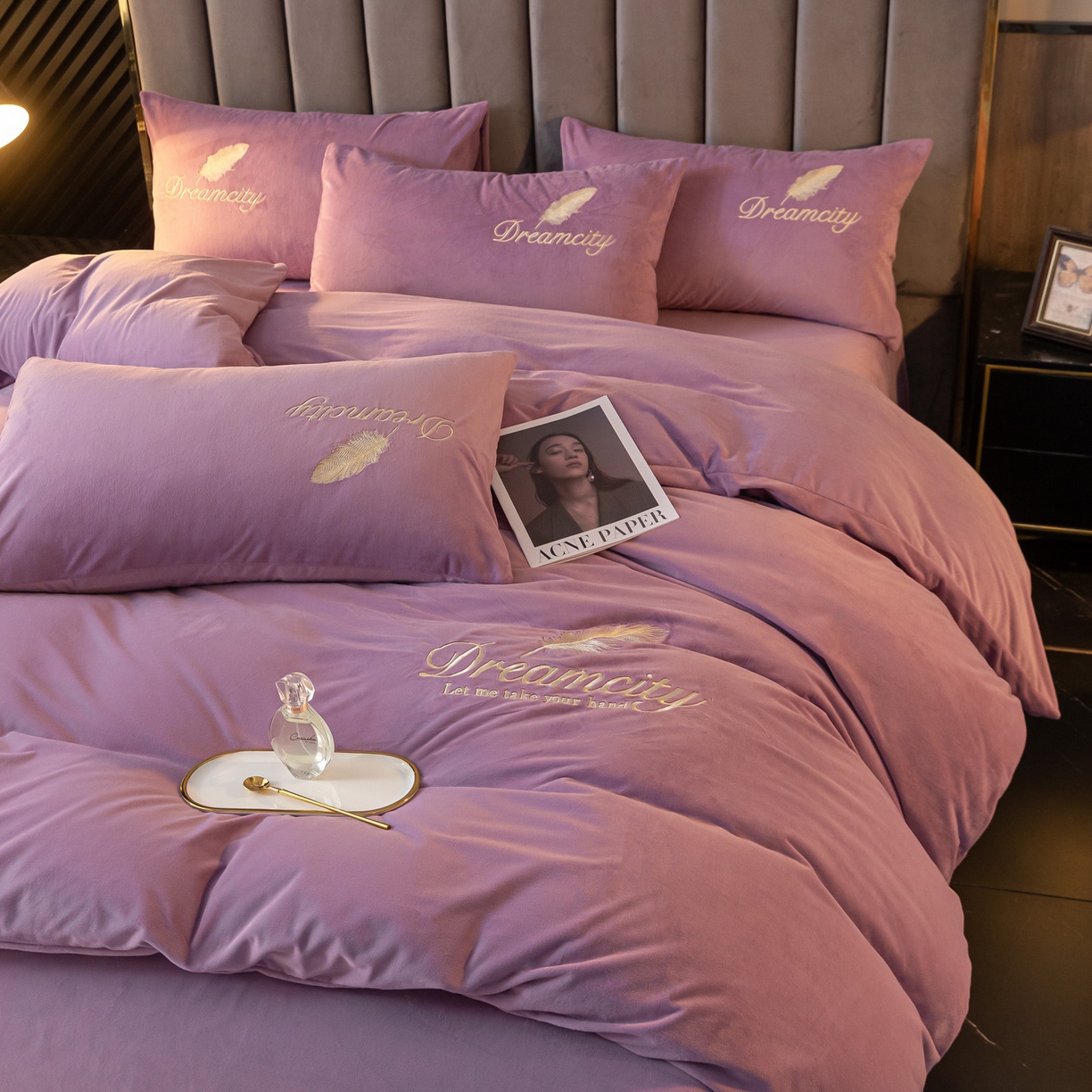 91家纺网 家纺一手货源 找家纺 如一 2025新款水晶绒纯色刺绣四件套-轻羽系列 轻羽-安娜紫