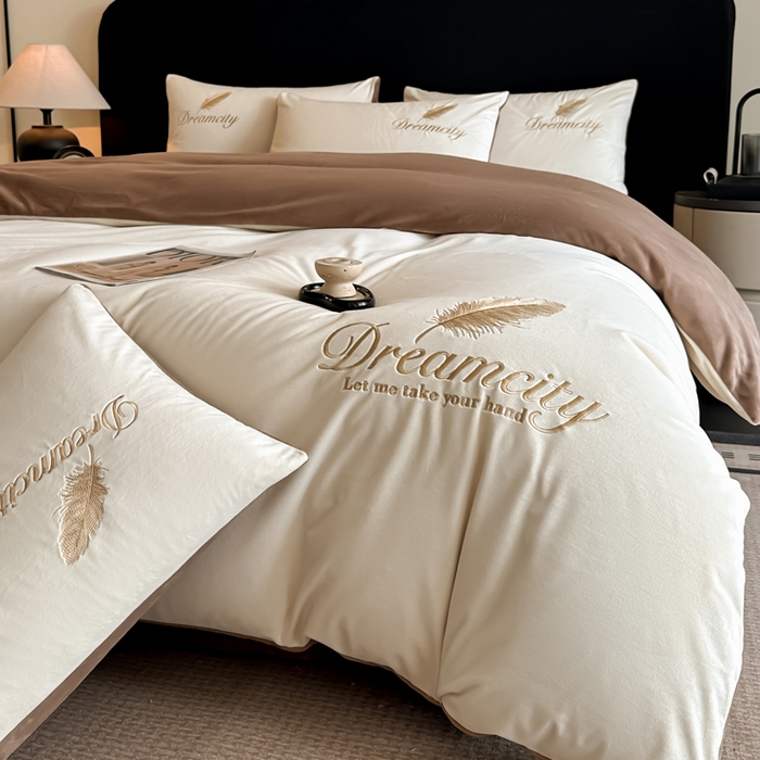 如一 2025新款水晶绒双拼刺绣四件套轻羽系列-系列二 轻羽-奶白咖