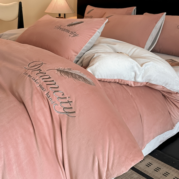 91家纺网 家纺一手货源 找家纺 如一 2025新款水晶绒双拼刺绣四件套轻羽系列-系列二 轻羽-豆沙灰