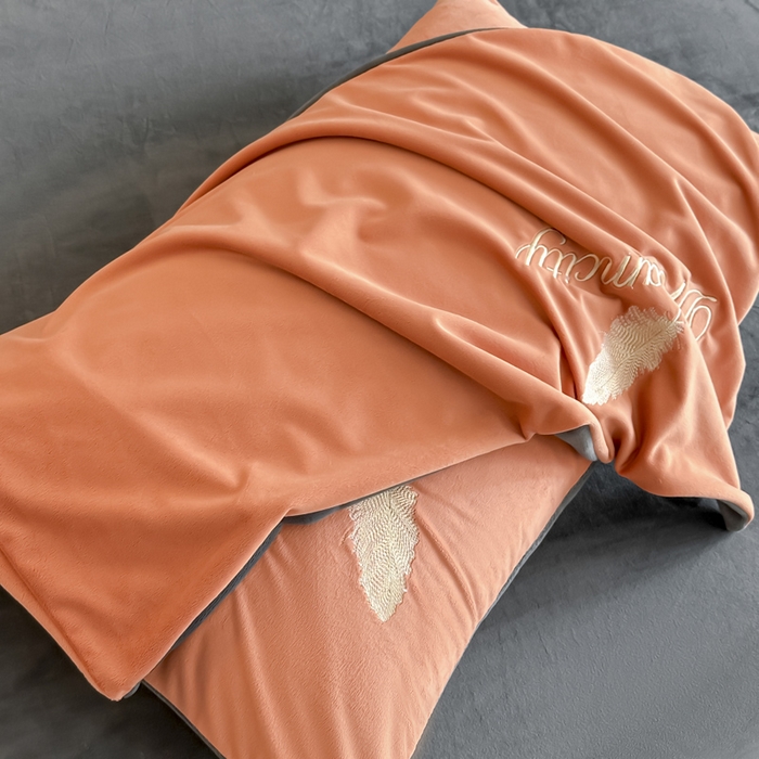 91家纺网 家纺一手货源 找家纺 如一 2025新款水晶绒双拼刺绣四件套轻羽系列-系列二 轻羽-落日橙