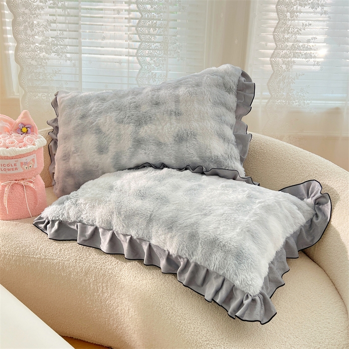 91家纺网 家纺一手货源 找家纺 梦舒羽 2025新款兔毛绒单人枕套牛奶绒枕芯套雪花绒宿舍枕头套-泡泡 兔毛绒泡泡花边款-梦幻浅灰