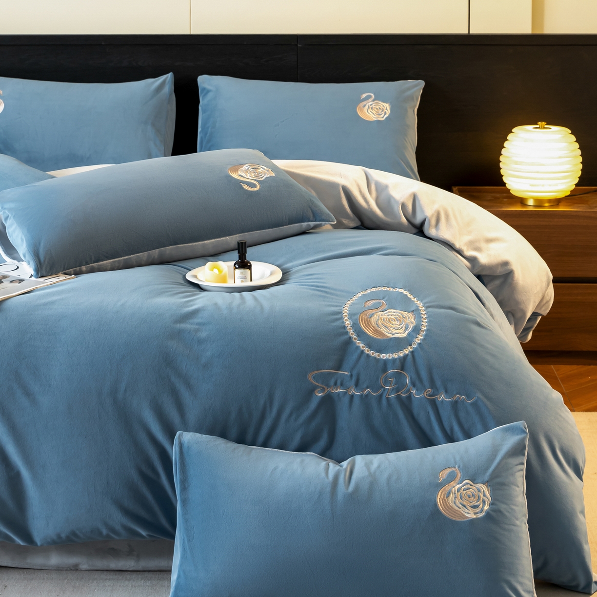 91家纺网 家纺一手货源 找家纺 （总）如一 2025新款水晶绒双拼刺绣四件套-天鹅