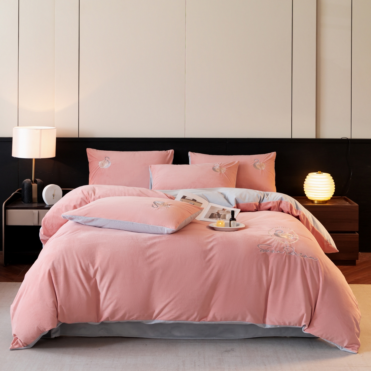 91家纺网 家纺一手货源 找家纺 如一 2025新款水晶绒双拼刺绣四件套-天鹅 天鹅-浅豆沙