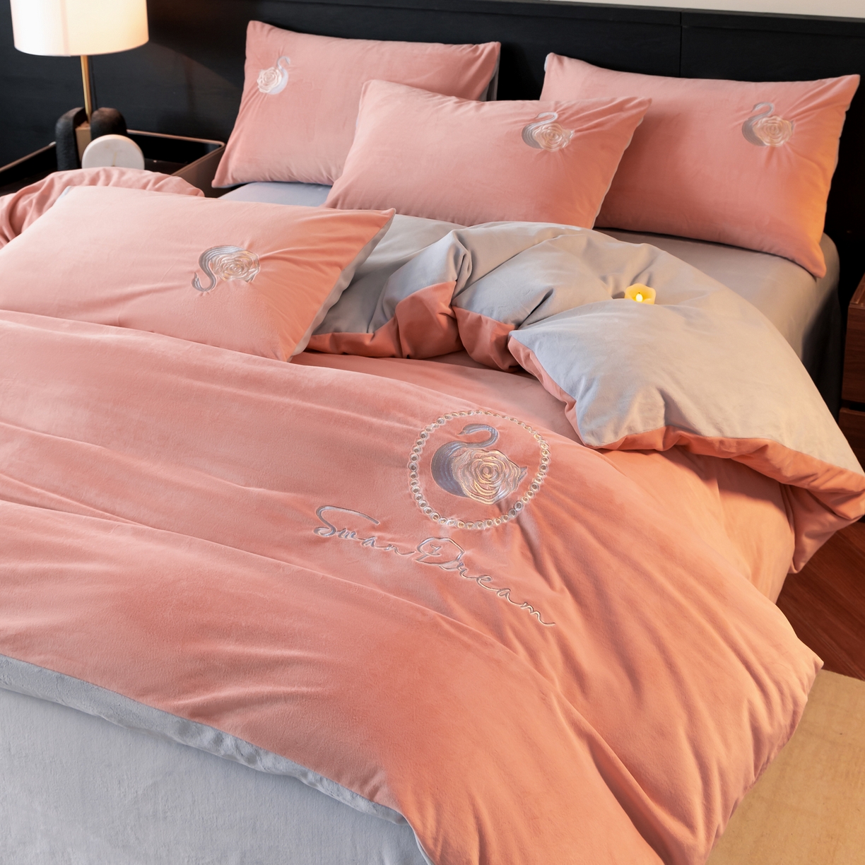 如一 2025新款水晶绒双拼刺绣四件套-天鹅 天鹅-浅豆沙