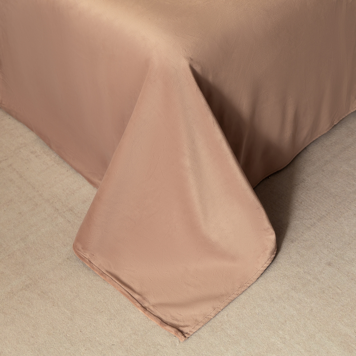 91家纺网 家纺一手货源 找家纺 如一 2025新款水晶绒双拼刺绣四件套-天鹅 天鹅-奶昔白