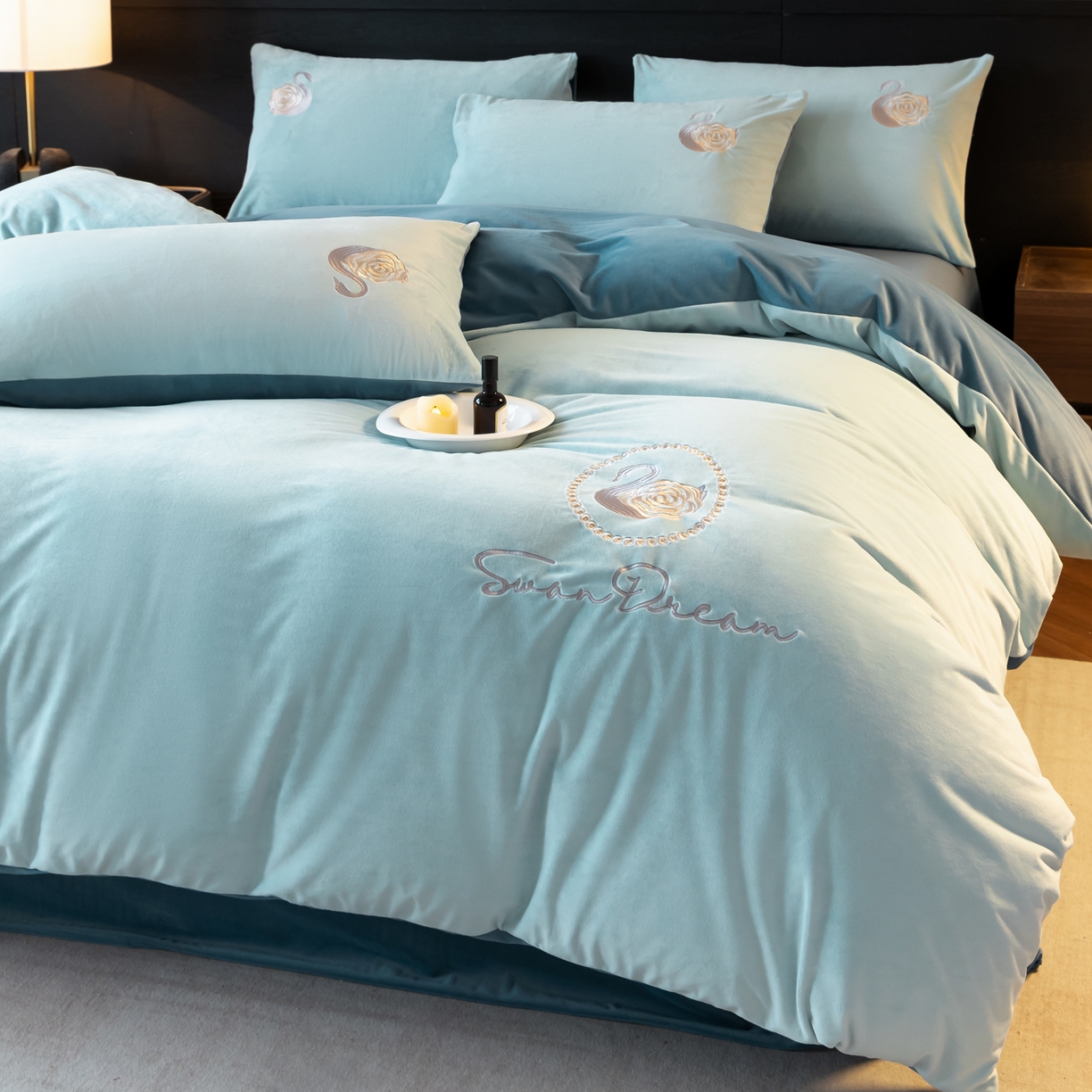 91家纺网 家纺一手货源 找家纺 如一 2025新款水晶绒双拼刺绣四件套-天鹅 天鹅-梵星兰