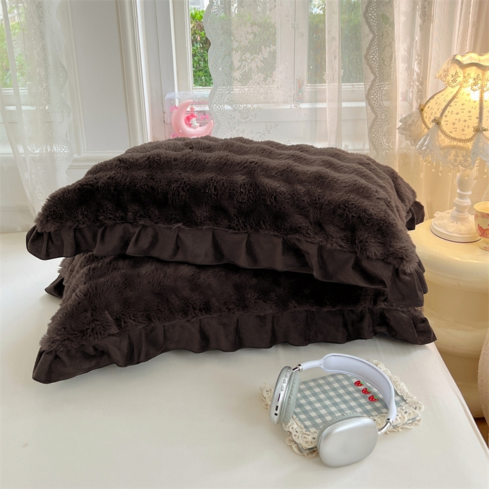 91家纺网 家纺一手货源 找家纺 梦舒羽 2025新款兔毛绒单人枕套牛奶绒枕芯套雪花绒宿舍枕头套-泡泡 兔毛绒泡泡花边款-咖啡色