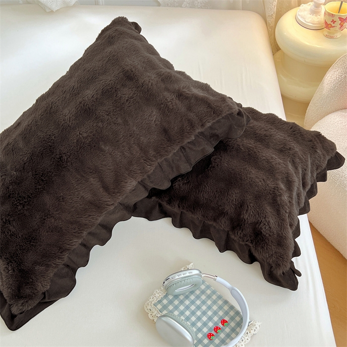 91家纺网 家纺一手货源 找家纺 梦舒羽 2025新款兔毛绒单人枕套牛奶绒枕芯套雪花绒宿舍枕头套-泡泡 兔毛绒泡泡花边款-咖啡色