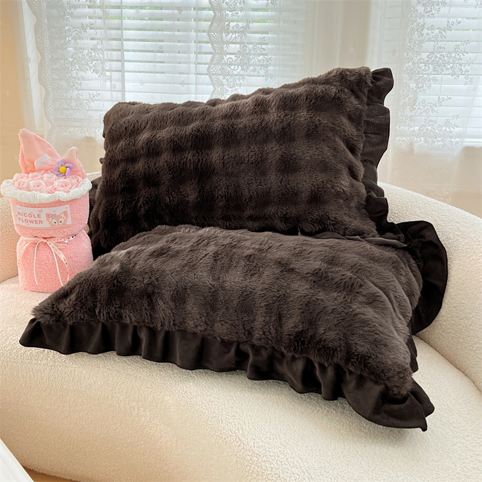 91家纺网 家纺一手货源 找家纺 梦舒羽 2025新款兔毛绒单人枕套牛奶绒枕芯套雪花绒宿舍枕头套-泡泡 兔毛绒泡泡花边款-咖啡色