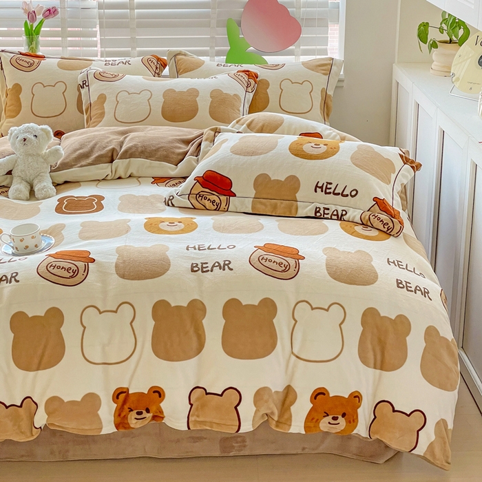 91家纺网 家纺一手货源 找家纺 丽涵家纺 2025秋冬新品230克全工艺消光牛奶绒印花四件套 淘气熊